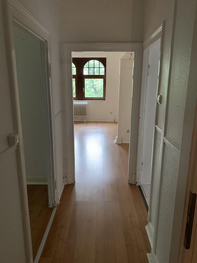 Jugendstil Dachgeschosswohnung mit vier (4,5) Zimmern, 3 Zinnentürmchen, Terasse & Einbauküche in MG – Foto 2