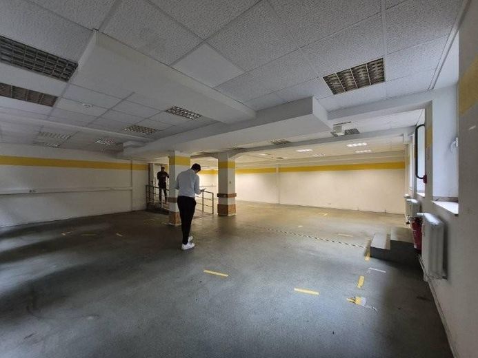 314 m² veelzijdige bedrijfsruimte in Hamburg-Volksdorf – drempelvrij, deelbaar en per direct beschikbaar – Zustand vor Renovierung