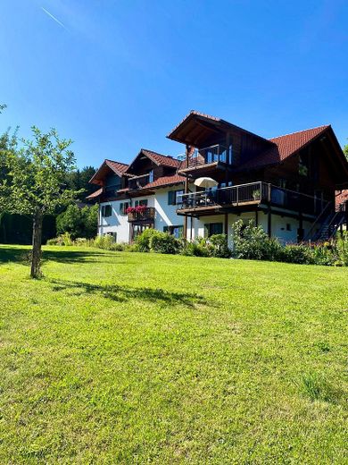 Esclusivo appartamento di 2,5 locali in posizione privilegiata a Feldafing sul lago di Starnberg – Außenansicht
