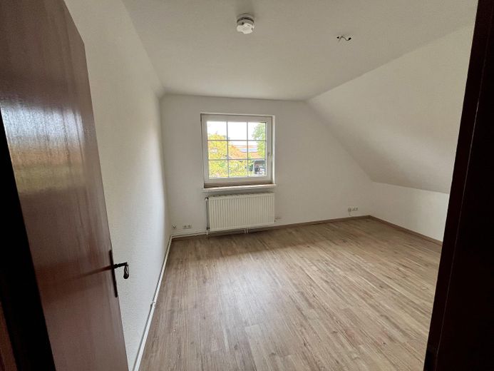 Charmante 4-Zimmer-Maisonette mit Kamin & Einbauküche in Seevetal-Ohlendorf – Zimmer 2