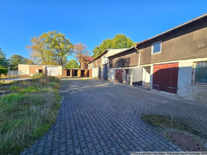 Poszukiwany inwestor: 10 garaży, duży plac i potencjał rozwoju w Chemnitz-Borna – Zdjęcie 1