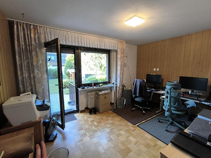 2-Familienhaus mit großem Garten – EG-Kinderzimmer