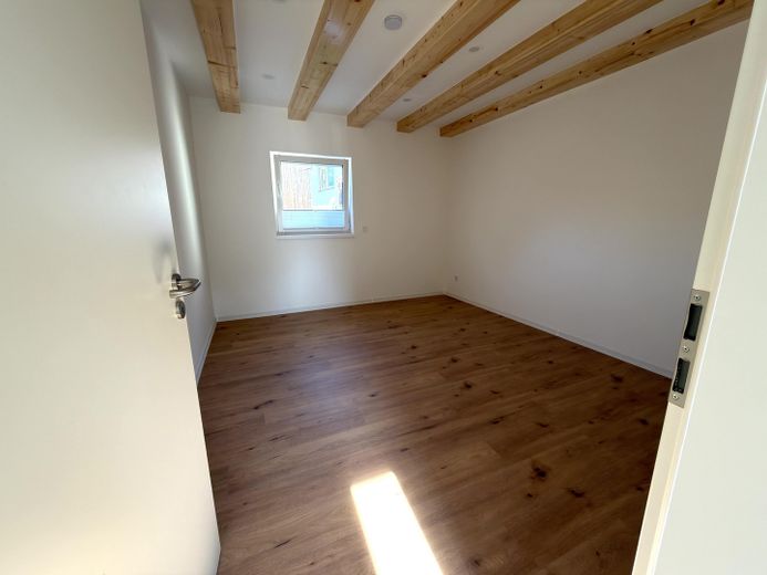 Hochwertiges, kernsaniertes, bezugsfertiges Zweifamilienhaus – Energieklasse A – OG Schlafzimmer