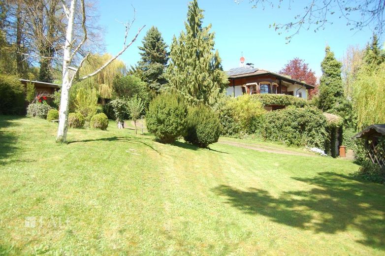 +++Großzügiges Einfamilienhaus mit Einliegerwohnung in begehrter Lage+++ – Garten