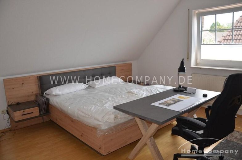 Großes Haus, möbliert, 6 Zimmer, Terrasse /Garten, Balkon, geeignet für bis zu 6 bis 8 Personen. – fd404f02d2a14a5be1aff2b9d153468f26242309.jpg