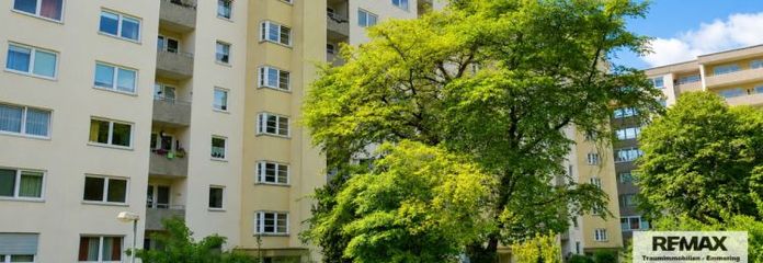 Attraktive 3-Zimmer-Wohnung mit 
sonnigen Balkonen, Tiefgarage & Außenstellplatz