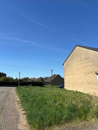 Terrain à bâtir dans un quartier calme d’Ensdorf – Photo 3