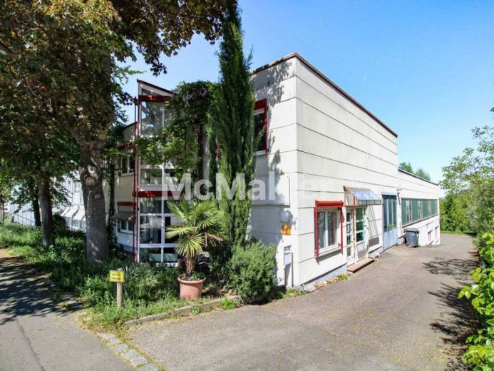 Wohn- und Geschäftshaus mit Produktionsfläche und großer Wohnung in Stuttgart-Hallschlag – Foto 1