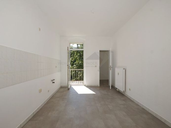 NEU renovierte 3-Raum-Balkon-Wohnung in der Zwickauer Bahnhofsvorstadt – Foto 1