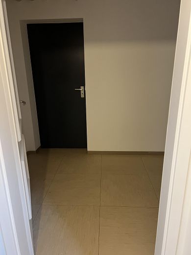 Urokliwe mieszkanie z ogrodem i pokojem muzycznym w spokojnej okolicy Monachium-Maxhof – Keller / Zugang zur TG