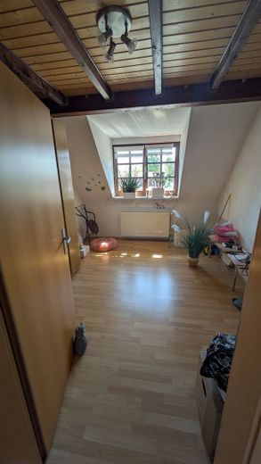 Gepflegtes Zweifamilienhaus mit großem Garten, Garagen und vielfältigen Nutzungsmöglichkeiten – Schlafzimmer OG