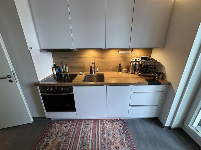 Bezugsfreie 2-Zimmer-Wohnung in Prenzlauer Berg mit EBK & Balkon – Küche