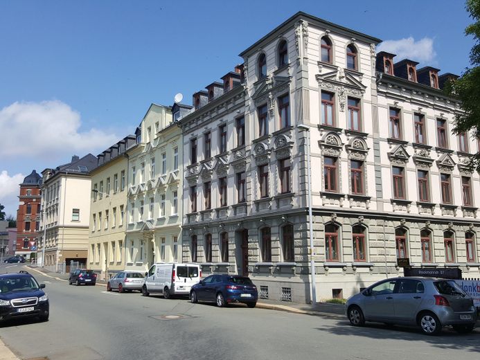 Voll vermietetes, attraktives,MFH mit 5 WE´s in Zentrumsnähe von Reichenbach – Blick Straßenzug Stockmannstr.