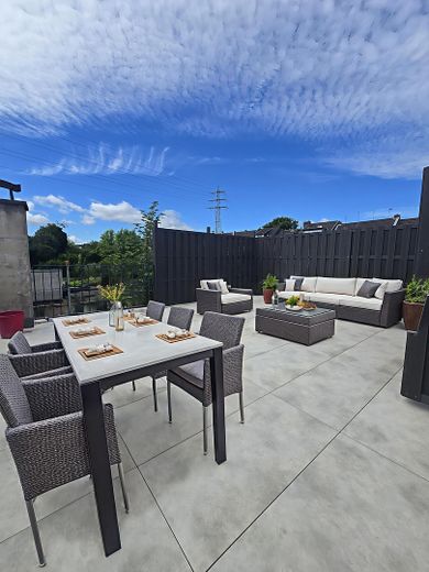 Möbelierte Terrasse