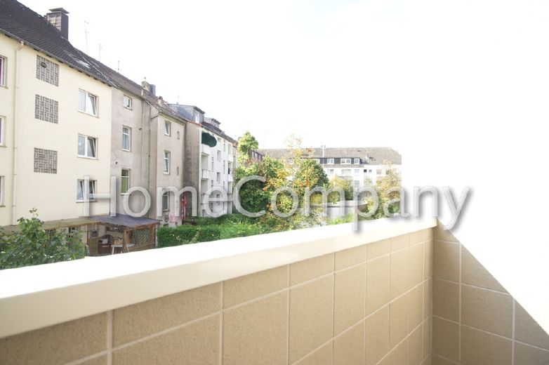 شقة مفروشة بشكل جميل جدًا مع شرفة في مبنى سكني متعدد العائلات بحالة جيدة، شمال الـ CIty – 0b0faebec5530a223eb7c2b95b58589c70be62ba.jpg