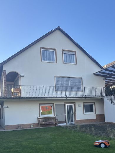 Haus Rückseite mit Garten