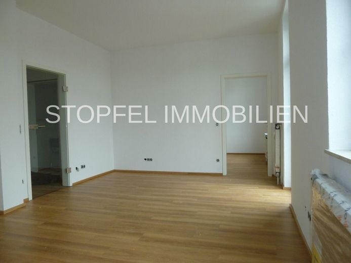 Schöne gepflegte City-Wohnung mit Süd-Balkon – Wohnb./Eingang Schlafzimmer