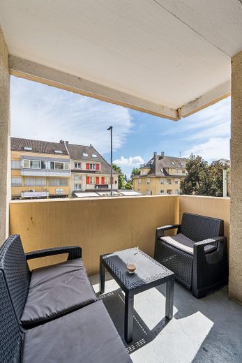 Erstbezug nach Kernsanierung: 2,5-Zi.-Wohnung mit Balkon und TG-Stellplatz (+Aufzug) – Balkon