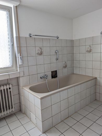 Provisionsfreie attraktive 3,5-Zimmer-Eigentumswohnung mit Garage in ruhiger Lage – Badezimmer