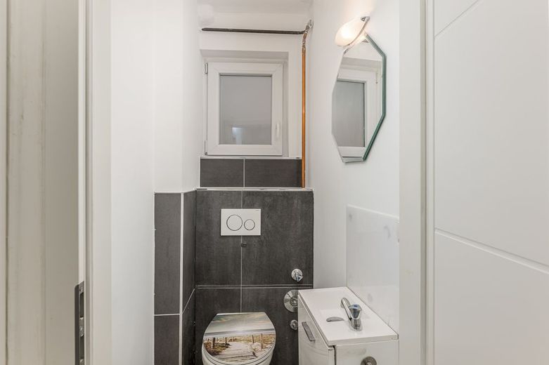 Attraktive Investmentchance: Frisch renoviert, bezugsfrei und  WG-geeignet in exzellenter Lage – WC