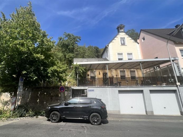 Einfamilienhaus mit zweitem (noch) unbebauten Grundstück, beide mit großer Grundstücksfläche! – Foto 1