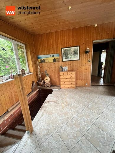 Gemütlicher Bungalow mit Erweiterungspotenzial bei Beeskow zu verkaufen. Schauen Sie vorbei... – Eingangsbereich mit Kellereingang