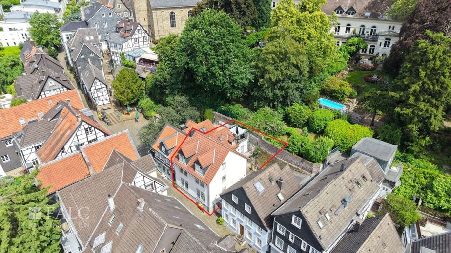 Mehrfamilienhaus von 1991 im historischen Kern von Essen-Kettwig – Außenansicht