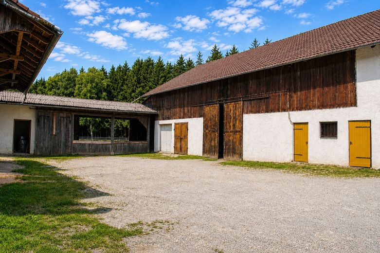 Pequeña finca/granja en ubicación absolutamente aislada al borde del bosque – Foto 8