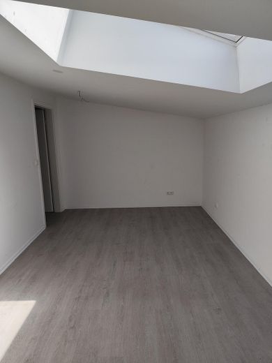 3-Zimmer Etagenwohnung mit Balkon in Tornesch zum Verkauf – Schlafzimmer1 links