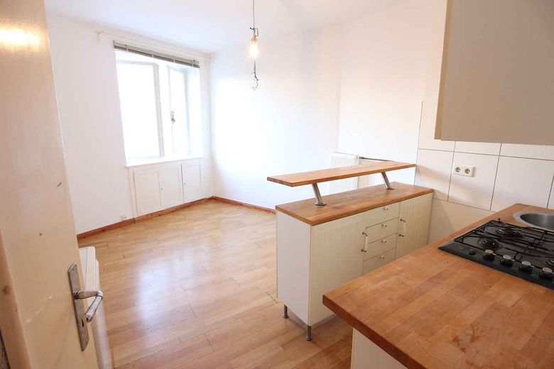 Aydınlık 38 m² Düsseldorf merkezde – Wohnküche