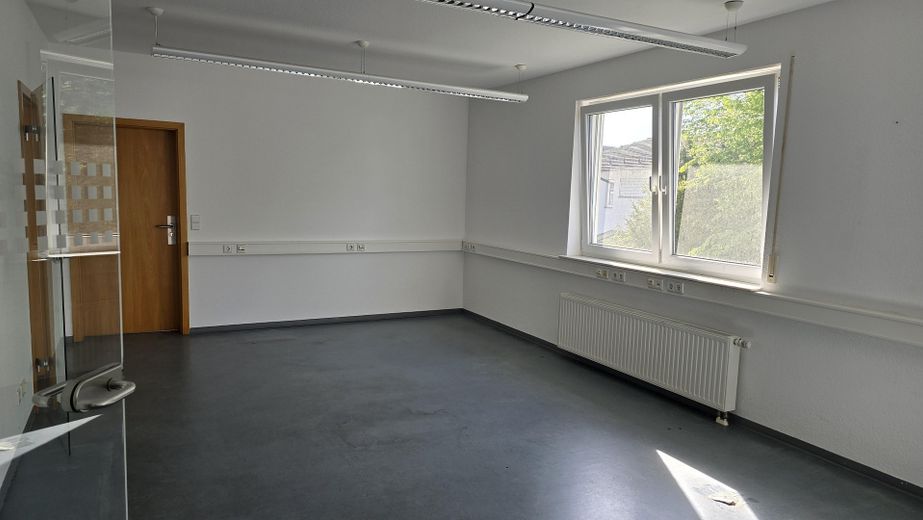 انتباه للحرفيين والشركات الناشئة - قاعة ومكتب - شاركوا في تشكيلهما الآن، 8-14€/م² – Büro - vor Renovierung