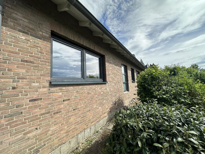 Finanzierbareres 3 Familienhaus für Familien in Mittenaar, tolle Möglichkeit für Kapitalanleger – Außenansicht
