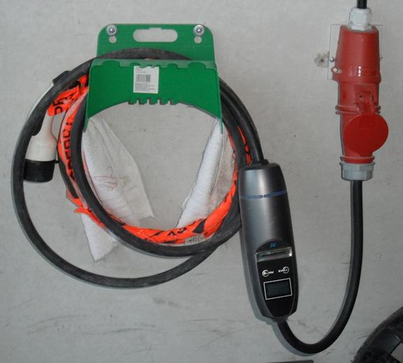 DHH mit Energie-Autarkie Eignung & Pool, Exklusives Wohnerlebnis - provisionsfrei – EV Ladekabel 22kW, Garage