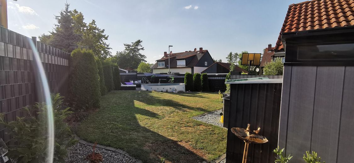 DHH - Haus mit Pool, Speicher-PV und Ausbaureserve – Photo 28