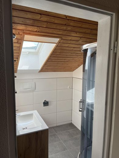 Schöne, ruhige, 2 Zimmer Wohnung in Wurmlingen – Bad mit Waschmaschinenanschlus