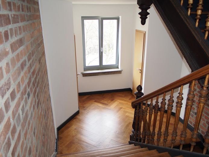 Abitare con stile in una casa a risparmio energetico – extrem schönes Treppenhaus
