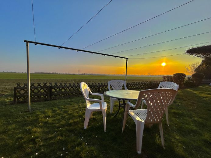 Erstklassig saniert: 3-Zimmer-Wohnung in Pattensen – Garten