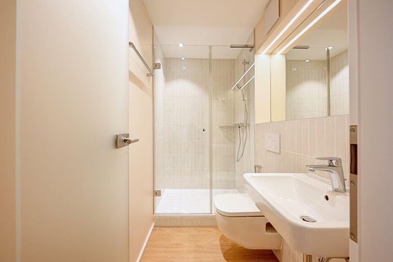 Leonovum - Apartments - Rotkreuzplatz (Munich-Neuhausen) - first occupancy – Bad Live