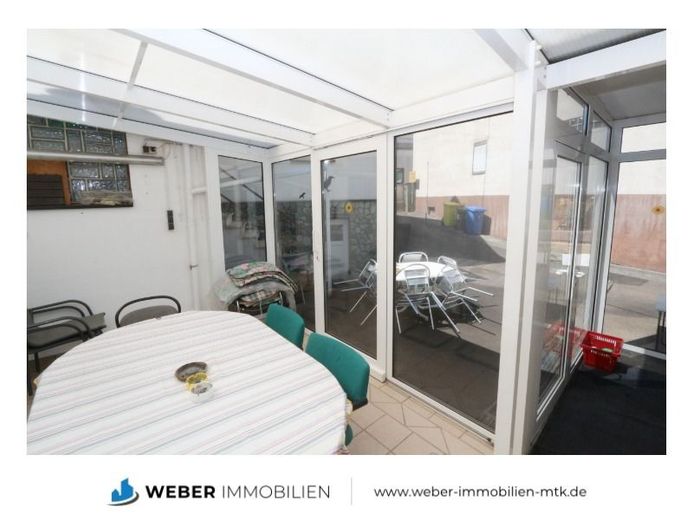 ++ ZWEI Häuser + EIN Preis +  Garten + DOPPEL-Garage + sofort FREI ++ – Wintergarten im Hof