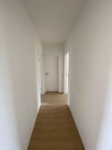 helle Dachgeschosswohnung in ruhiger Lage – Foto 4