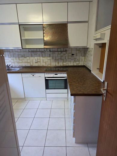 Casa a schiera di testa in posizione residenziale tranquilla a Untereisesheim – Küche