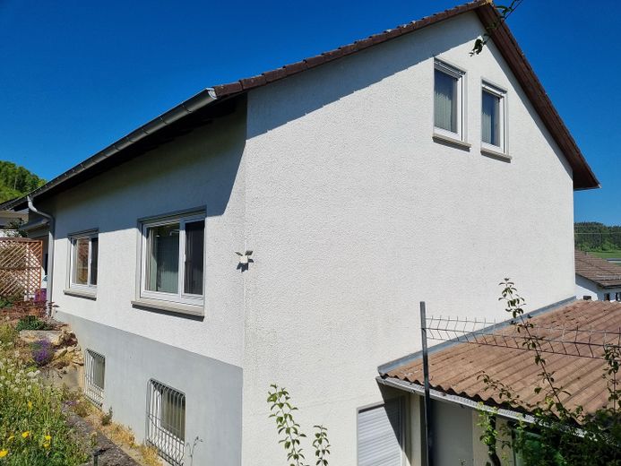Großzügiges Einfamilienhaus mit 4 Garagen – Provisionsfrei – Ideal für große Familien – Rückseite