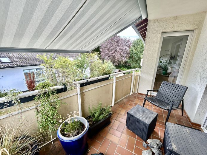 Sonnenbalkon mit Markise