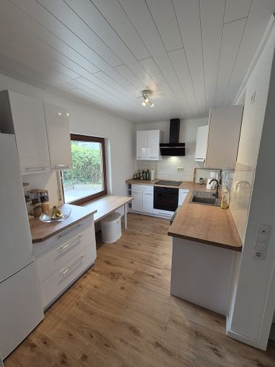Vallendar’da sıra ev, 110 m², 4 oda, 2 banyo, balkon, 2 park yeri, 1.050 € net kira – Fotoğraf 3