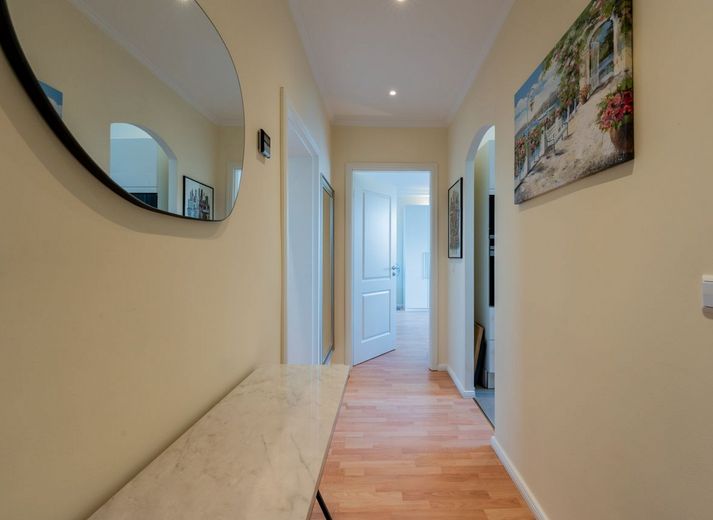 Appartamento completamente ristrutturato al 7° piano con balcone e vista panoramica – libero e senza provvigione – 13