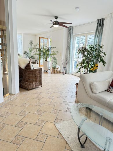Wunderschönes Haus mit Pool und Sauna (teilmöbeliert) – Foto 13