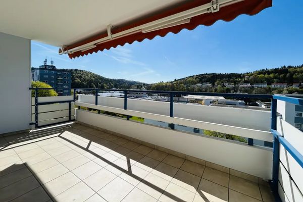 Erstbezug nach Kernsanierung - Moderne 4-Zimmer Wohnung am Fuße des Honbergs