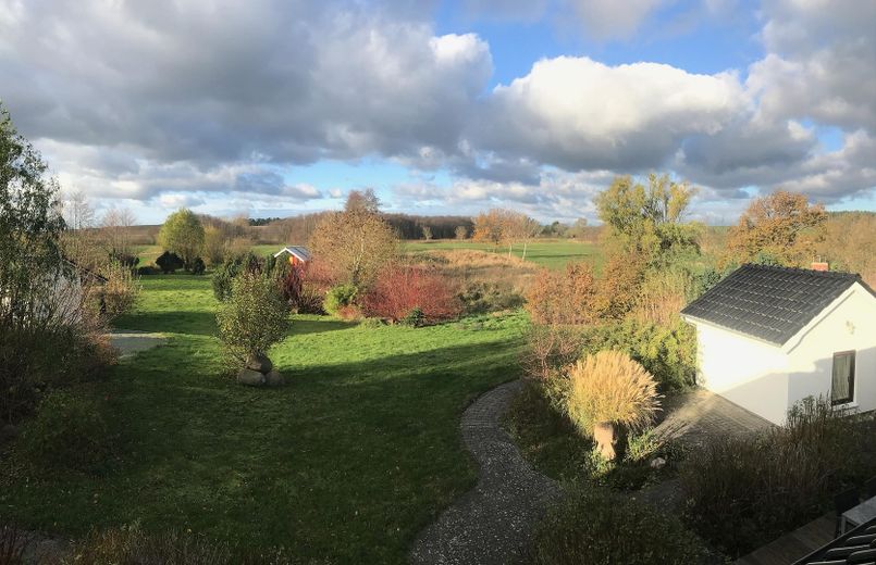 Ferieninvestment + Lebensperspektive + Land auf Rügen – Gartenblick Herbst