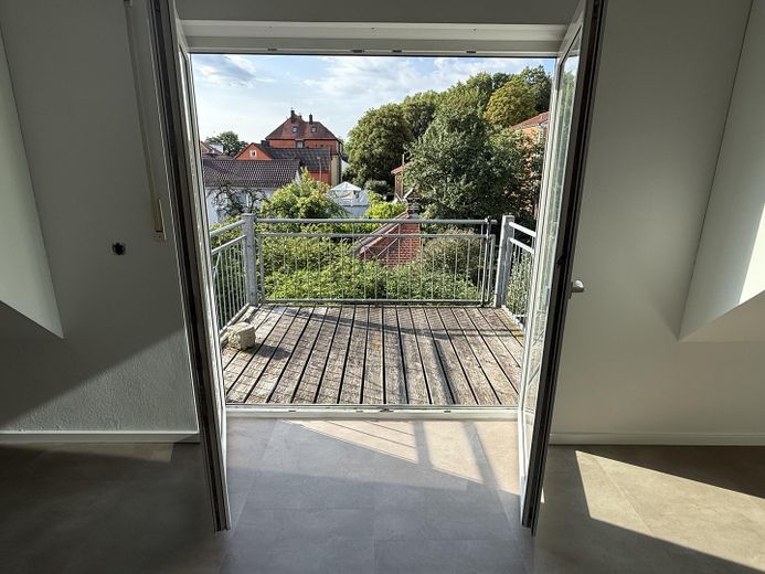 Helle Galeriewohnung mit Balkon und Blick ins Grüne in Steinweg – Balkon