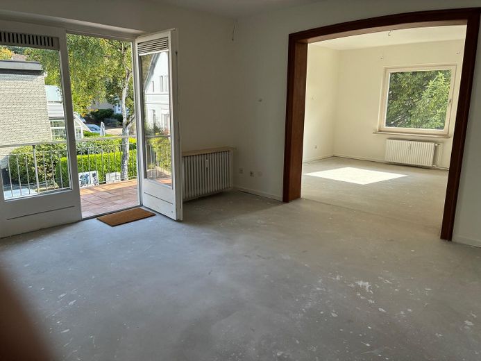 Wohnzimmer mit Esszimmer
